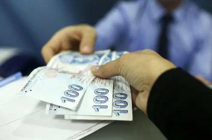 Турската централна банка налива пари заради слабата лира