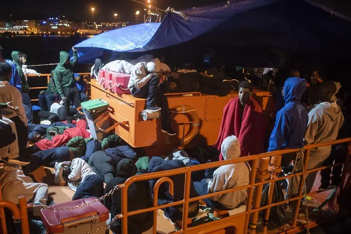 Мигранти атакуват испански анклав в Мароко