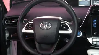 Toyota очаква истински срив на печалбата си