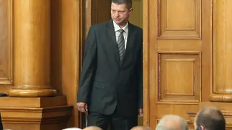 С много политиканстване Красимир Влахов бе избран за съдия в КС