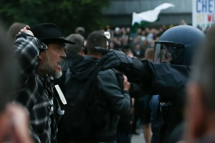 Най-малко 300 арестувани на крайнодесния протест в Кемниц