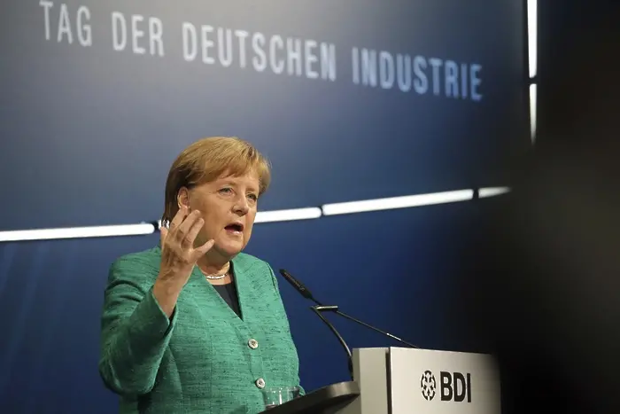 Меркел: Лондон има 2 месеца да каже какво иска за Брекзит