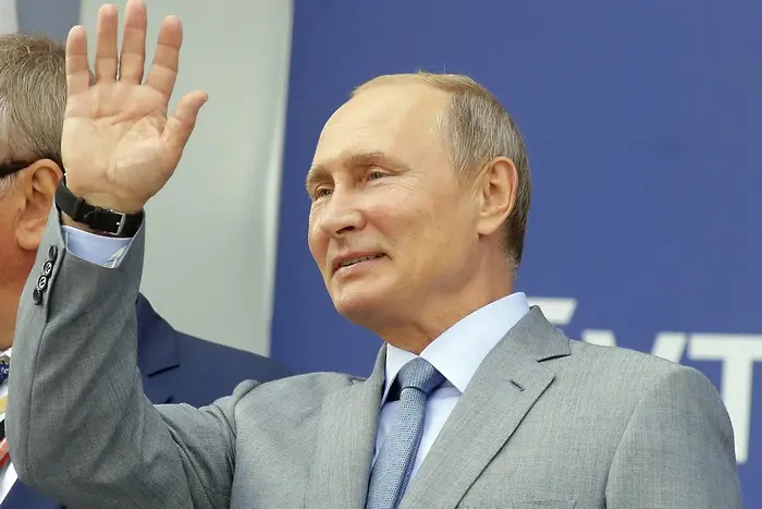 “Тагесанцайгер”: Путин на власт до дупка