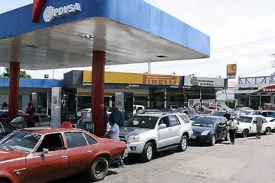 Венецуела с пазарни цени на бензина 