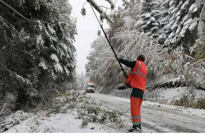 40 см сняг затрупаха части от Франция