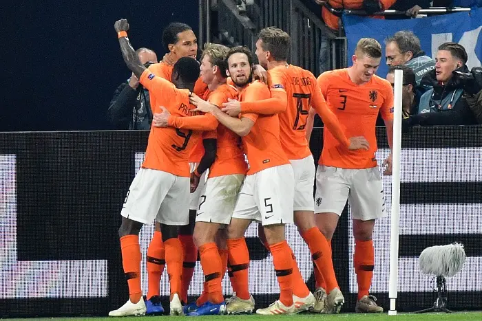 Щастлив хикс за Холандия срещу Германия и първо място в групата (СНИМКИ)