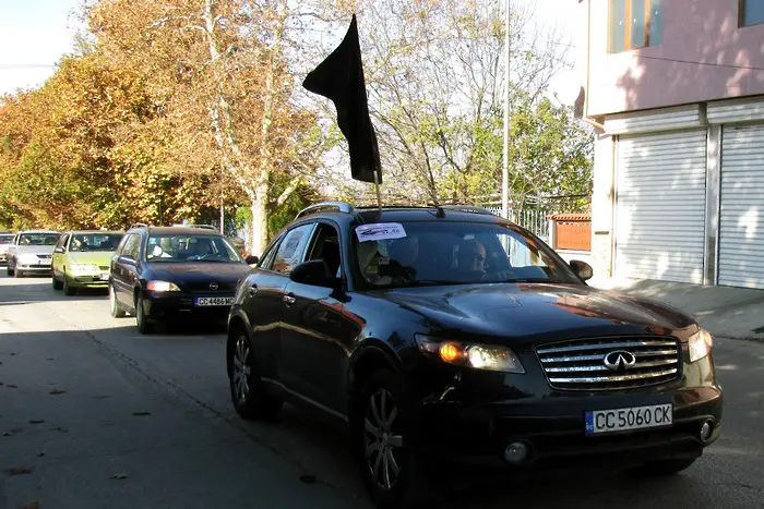 Джамбазки: Когато виждате кола, която харчи 30 на сто, да води протеста...