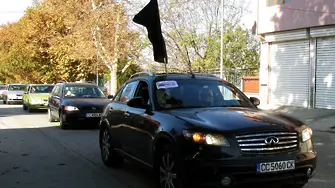 Джамбазки: Когато виждате кола, която харчи 30 на сто, да води протеста...