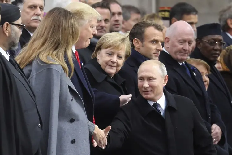 Един съвсем мъничък Путин. Снимката, която разсърди Кремъл