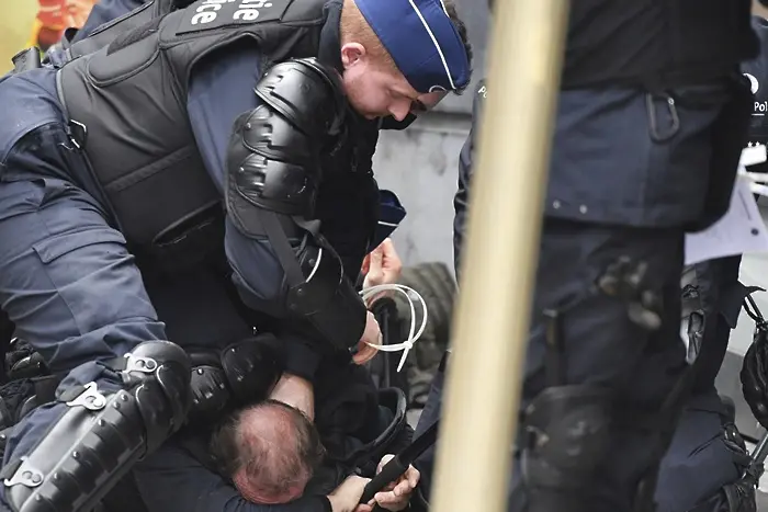 Стотици арестувани при протести в Брюксел (СНИМКИ+ВИДЕО)
