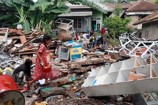 429 станаха жертвите на цунами в Индонезия
