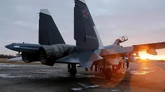 Русия прехвърля самолети в Крим: Започва ли война?