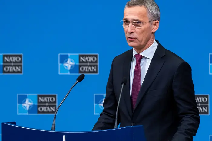 НАТО размаха пръст на Косово