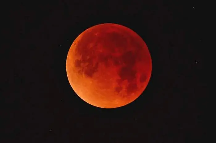 Ето я кървавата луна (ВИДЕО)