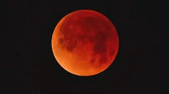 Ето я кървавата луна (ВИДЕО)