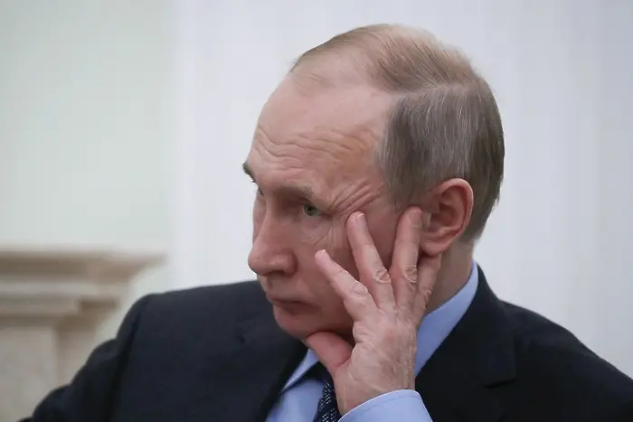 Путин ускорява реч в парламента. Ще спира спада на рейтинга си