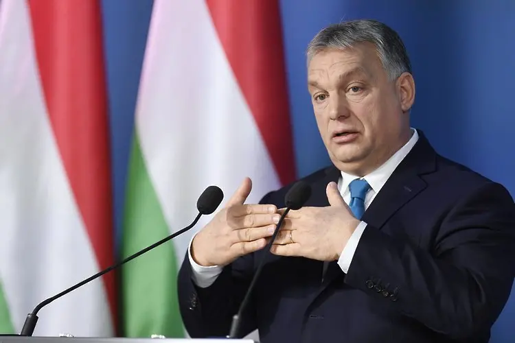 Партията на Меркел обърна гръб на Орбан