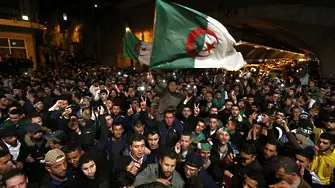 Алжир след Бутефлика: генералитетът контролира прехода
