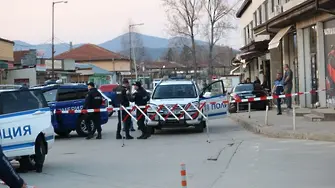 Убиецът от Ботевград лежал 9 часа мъртъв в дома си, преди да го открият