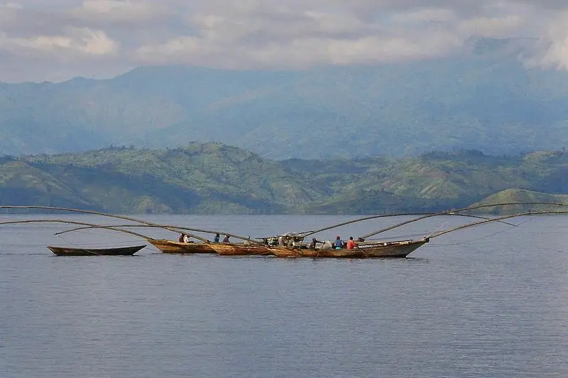 Около 150 души са в неизвестност след корабокрушение в Конго 