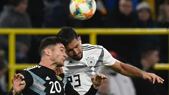 Аржентина върна два гола на Германия в зрелищен мач