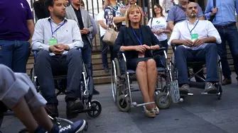 Кандидат-кметове в инвалидни колички: някои за малко, други за повече