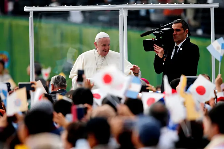 Папа Франциск отслужи меса пред 35 000 души в японския град Нагасаки