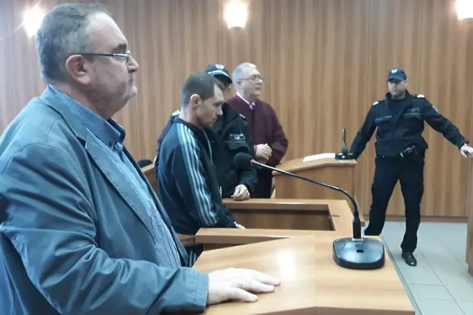 Обрат в Пловдив: роднина убил бащата и сина при самоотбрана?