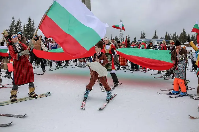 Рейтингът на България за възможни забавени плащания остава с 