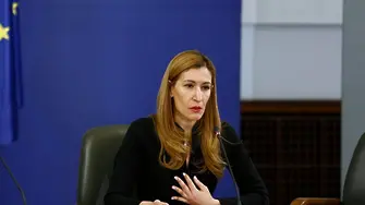 Туроператори поискаха оставката на Ангелкова