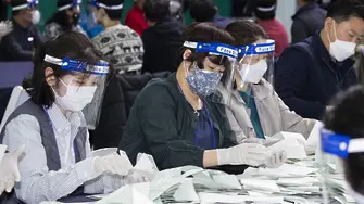 Управляващата партия в Южна Корея печели убедително изборите