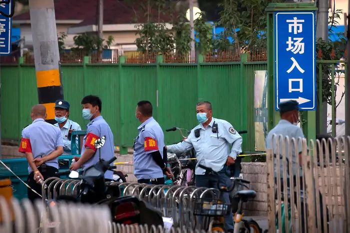 Тревога в Пекин след 3 нови случая на зараза с неизвестен произход