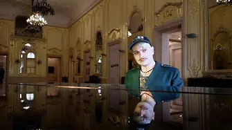 Иво Димчев озвучава изложба в Балната зала на Двореца