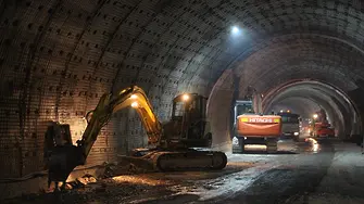Ремонтът на тръбата за София на тунел 