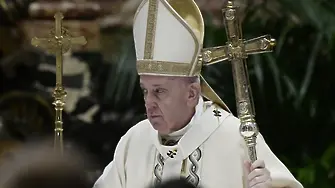 Католически Великден: Папата обяви за скандални военните разходи в пандемия