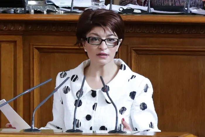 Десислава Атанасова за кризата в управляващата коалиция: Това не ни радва, тревожи ни