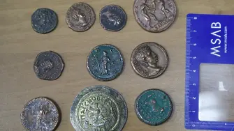 Автор на реплики на монети си ги позна... на снимки от прокуратурата