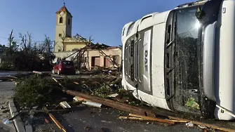 Торнадо уби петима в Чехия