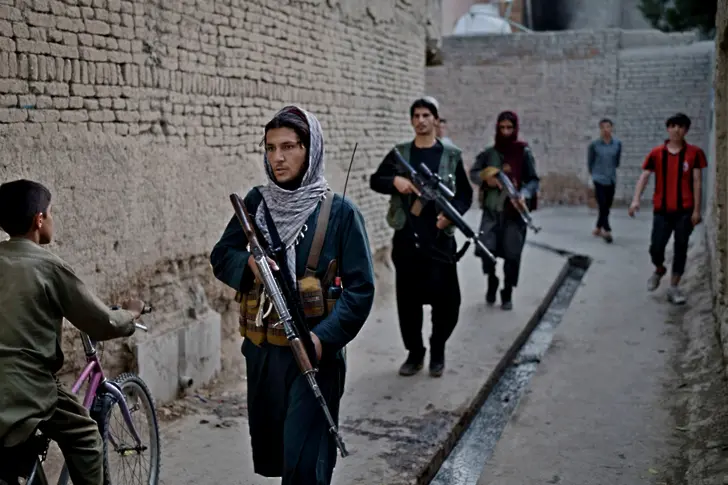 Временното правителство на Афганистан проведе първо заседание