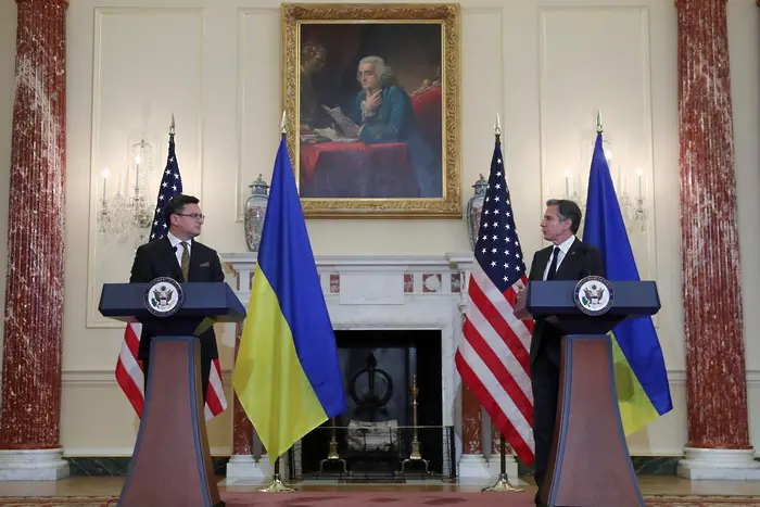 Руска военна активност до границата с Украйна тревожи САЩ