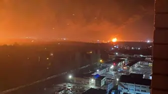 Нефтобаза в Брянск, Русия пламна през нощта
