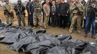 Украйна показа убитите в Буча на Фон дер Лайен. Вижте как реагира тя (ВИДЕО)