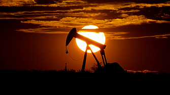 Увеличеният руски добив подби цените на петрола 