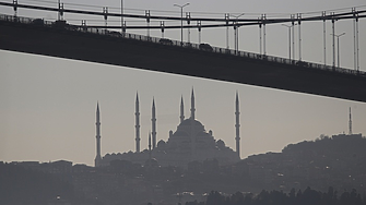 ДЕНЯТ В НЯКОЛКО РЕДА: нападнаха Истанбул