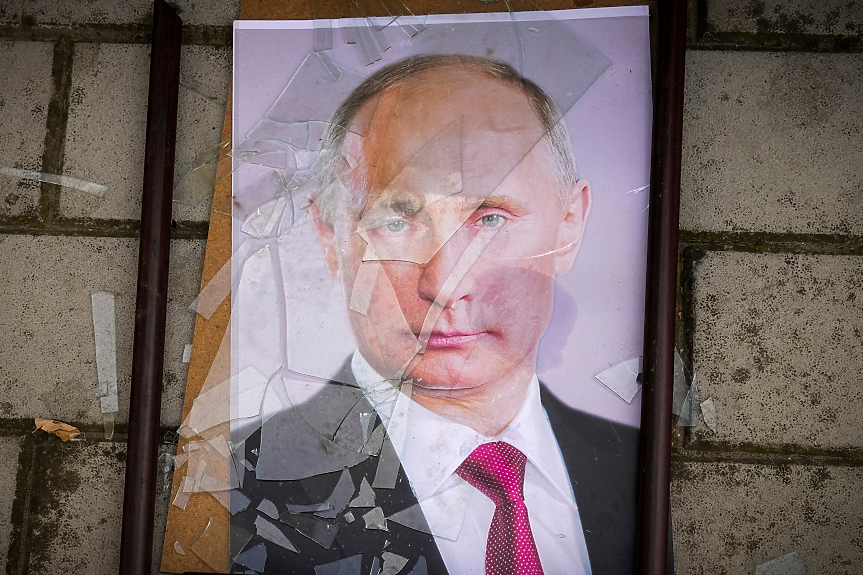 Абе, къде е Путин? Оставя на други да съобщават лошите новини за Украйна