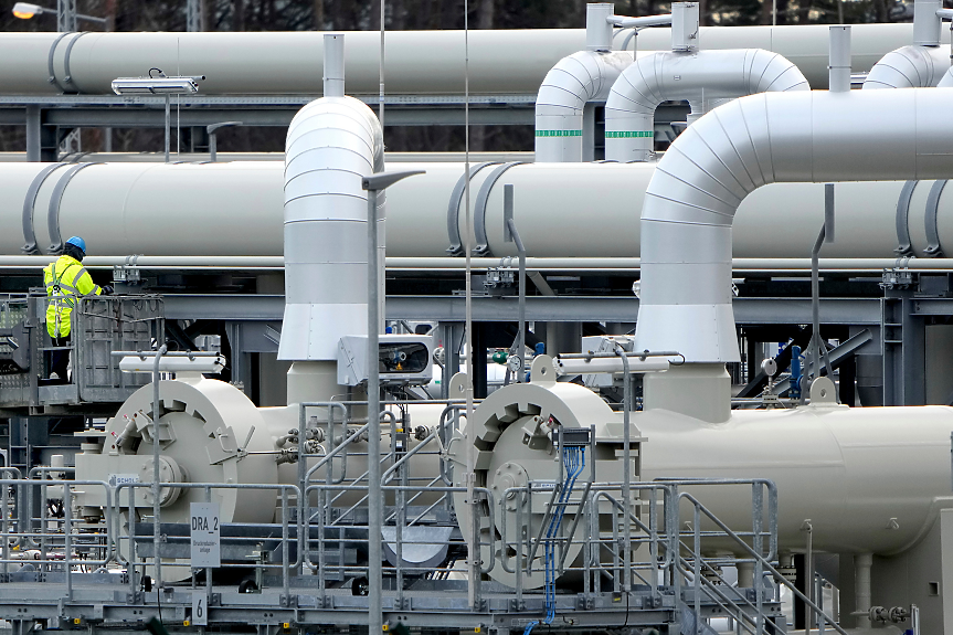 КЕВР: Повишението на цената на газа с близо 19% за декември се дължи на скъпия газ, нагнетен в Чирен