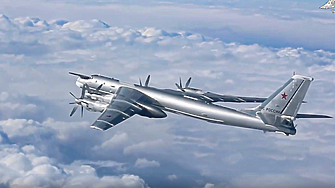 Руски и китайски бомбардировачи в съвместен патрул над Тихия океан