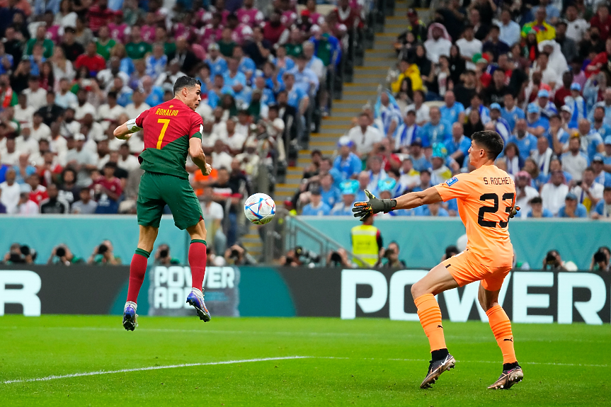 Португалия е на осминафинал с два гола на Бруно Фернандеш