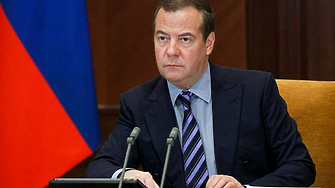 Медведев: През 2023 г. ще има война между Франция и Четвъртия райх