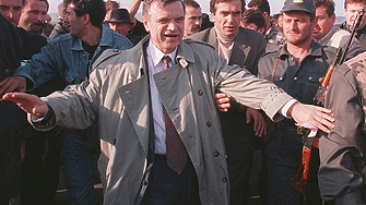 Почина Руслан Хасбулатов, съюзникът на Елцин, който поведе бунт срещу него